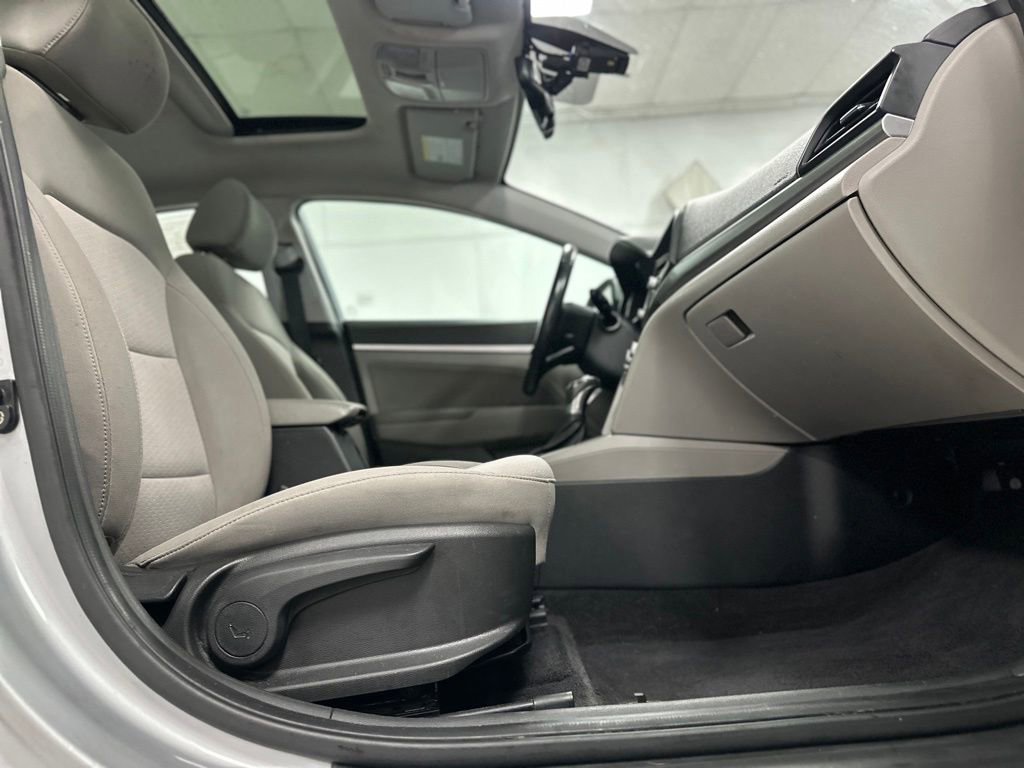 Used 2020 Hyundai Elantra Value Edition w/ Cargo Package (C1) FWD image 21