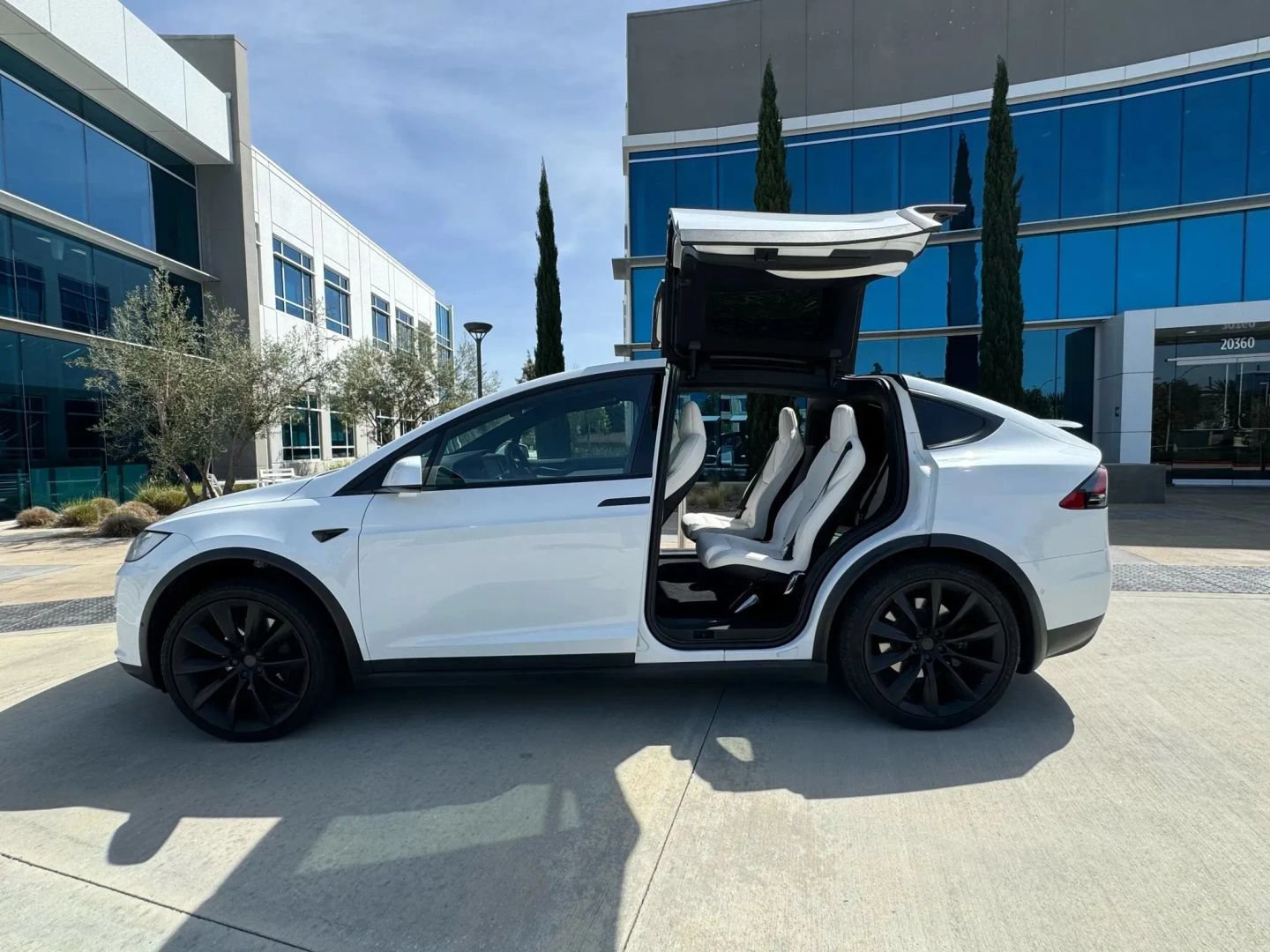 Used 2019 Tesla Model X Long Range AWD/4WD image 7