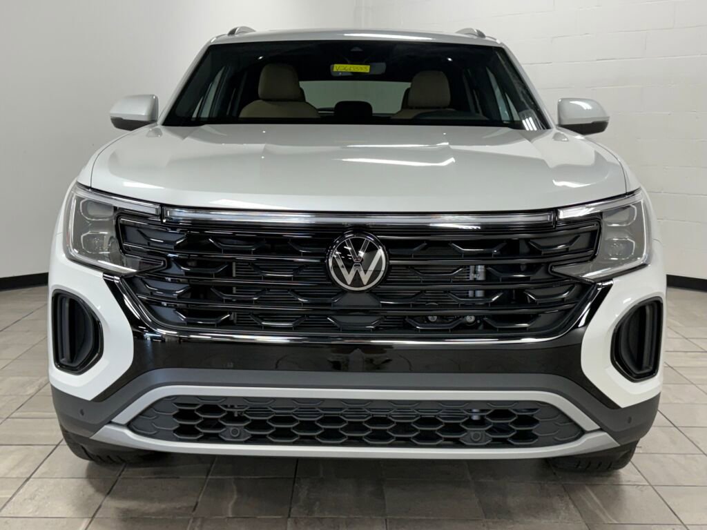 New 2026 Volkswagen Atlas Cross Sport SE image 2