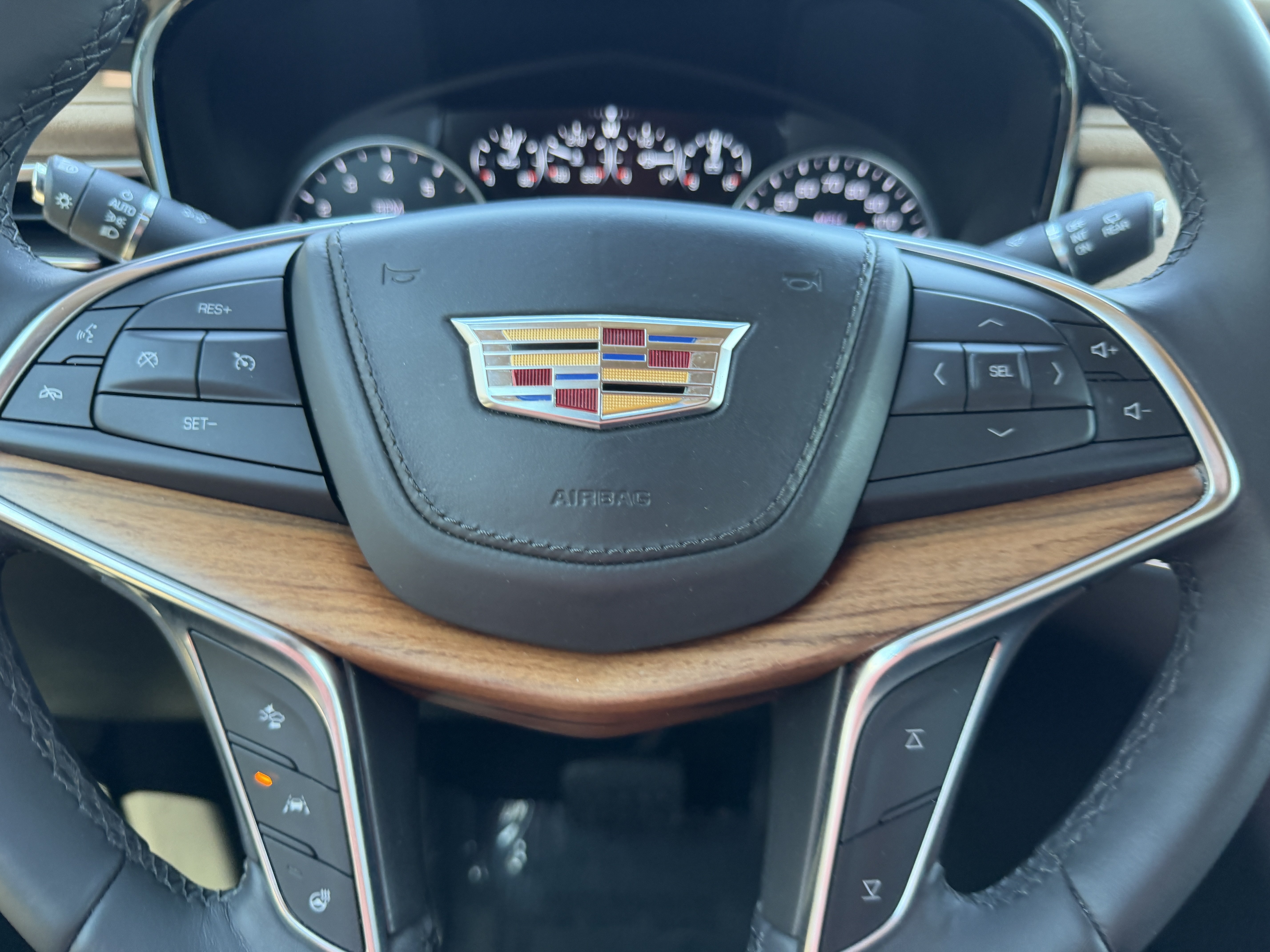 Used 2018 Cadillac XT5 Platinum w/ Driver Assist Package AWD/4WD image 30