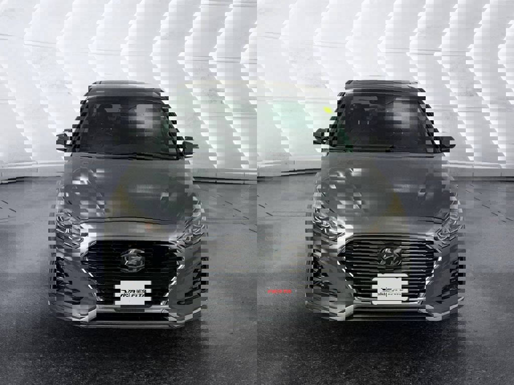 Used 2018 Hyundai Sonata Limited image 2