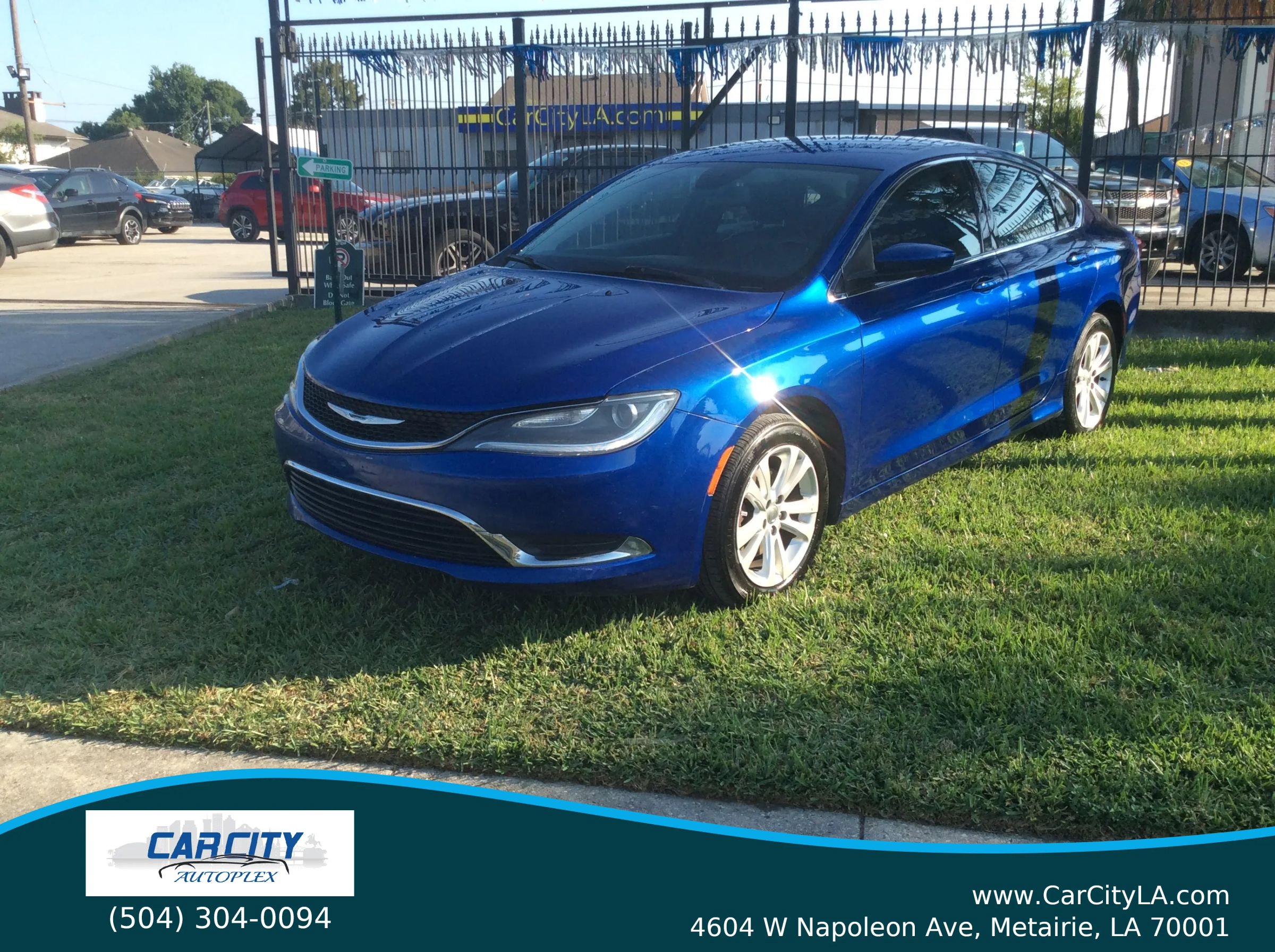 Used 2017 Chrysler 200 Limited Platinum w/ Comfort & Convenience Group image 3