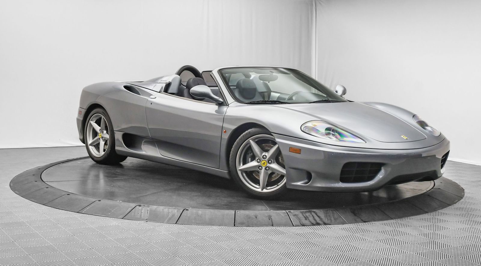 Used 2004 Ferrari 360 Spider RWD image 5