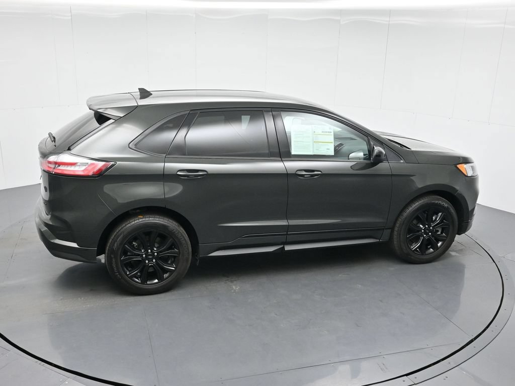 Certified 2022 Ford Edge SE w/ Black Appearance Package AWD/4WD image 40