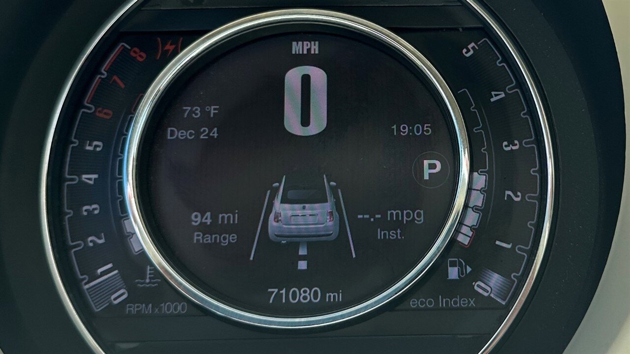 Used 2015 FIAT 500 Pop FWD image 12