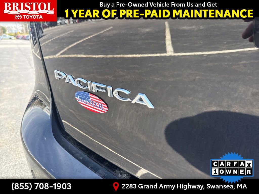 Used 2025 Chrysler Pacifica Select image 14