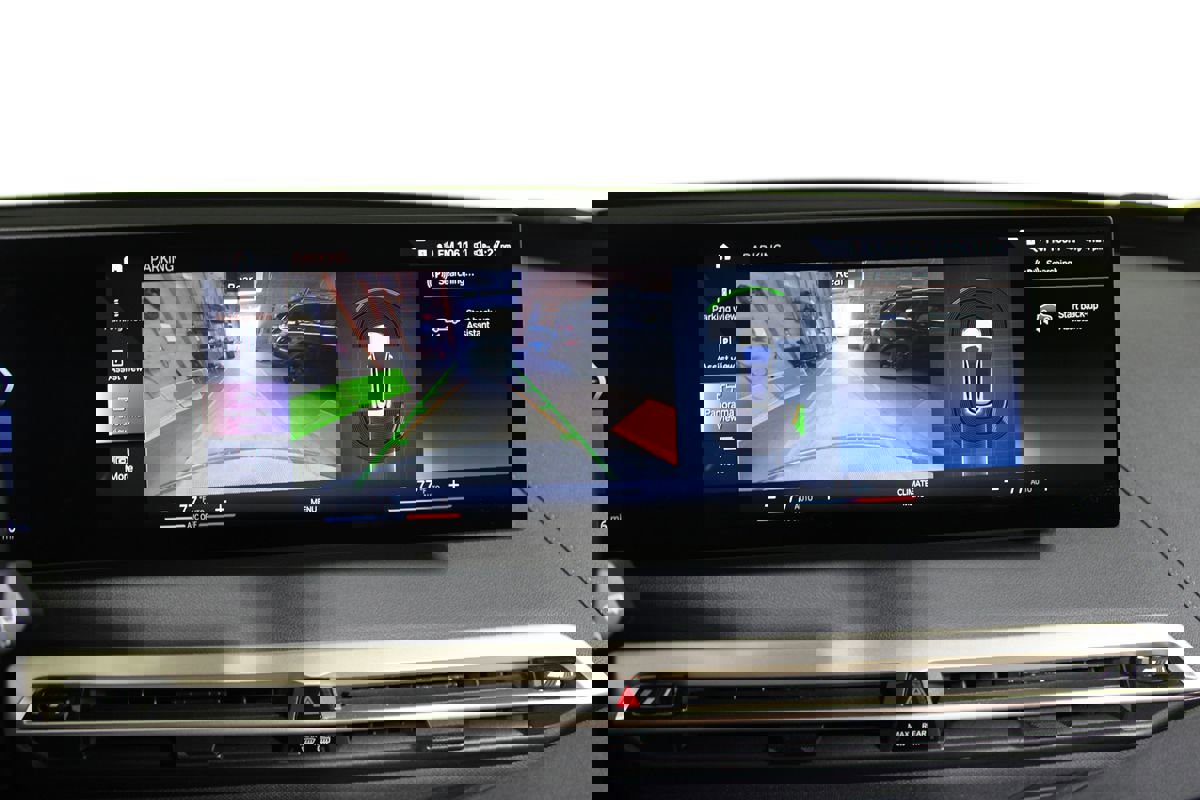 Used 2023 BMW iX xDrive50 w/ Sport Package image 11