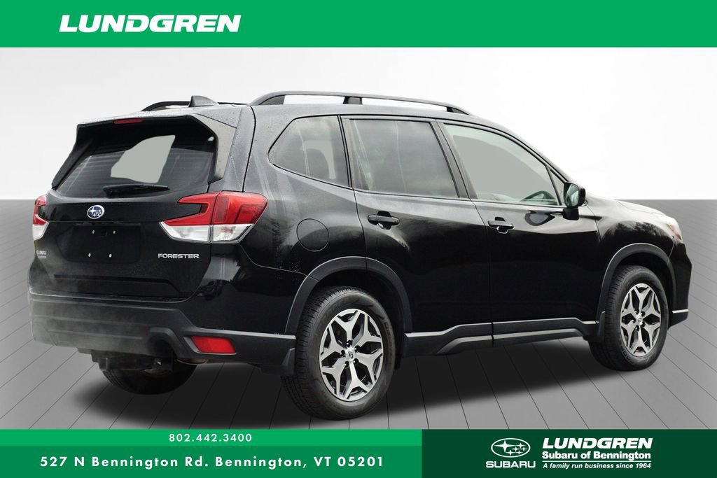 Used 2020 Subaru Forester Premium image 3