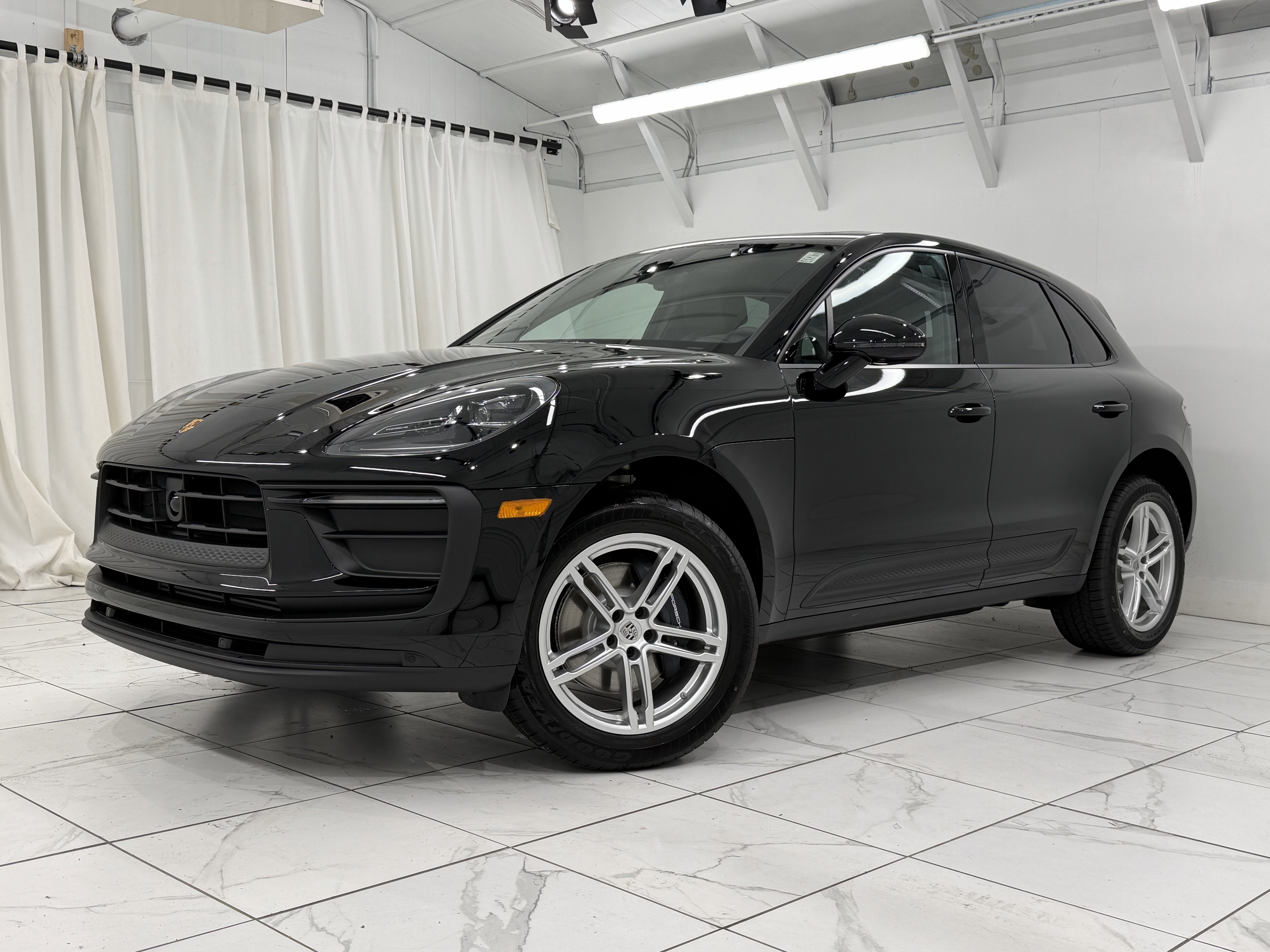 New 2026 Porsche Macan image 6