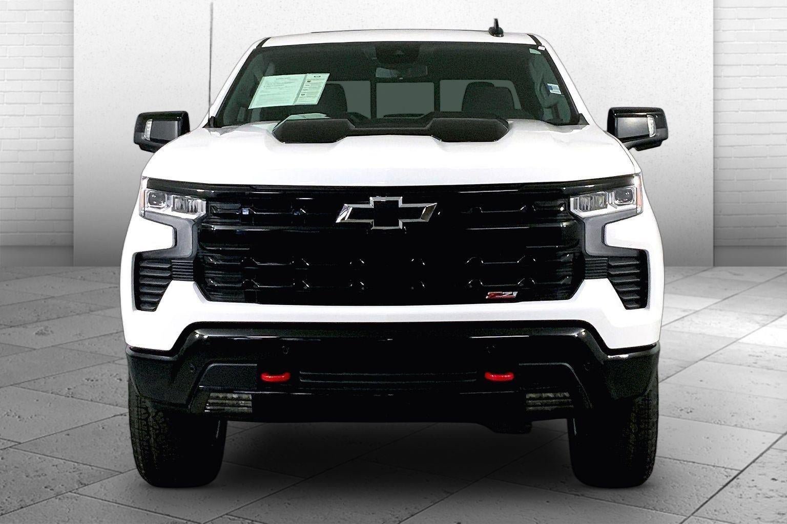 Used 2026 Chevrolet Silverado 1500 LT Trail Boss w/ LT Trail Boss Premium Package AWD/4WD image 2