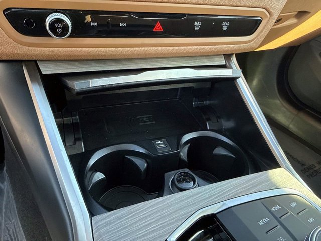 Used 2025 BMW 330i Sedan image 28