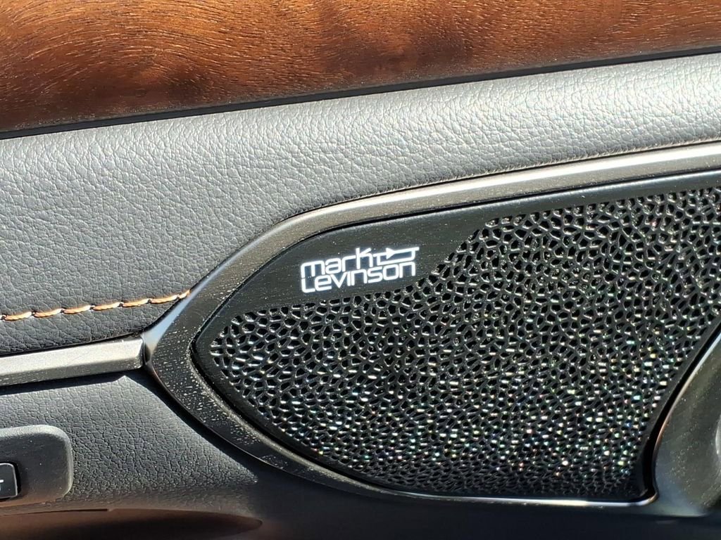 Used 2025 Lexus ES 300h Ultra Luxury w/ Accessory Package (Z2) image 13