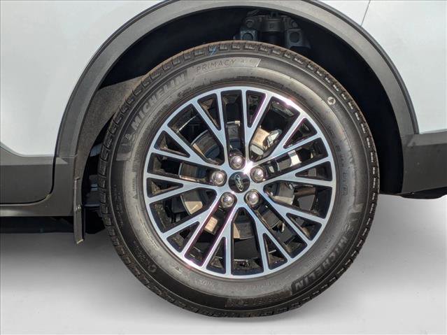 New 2025 Ford Escape SE image 10