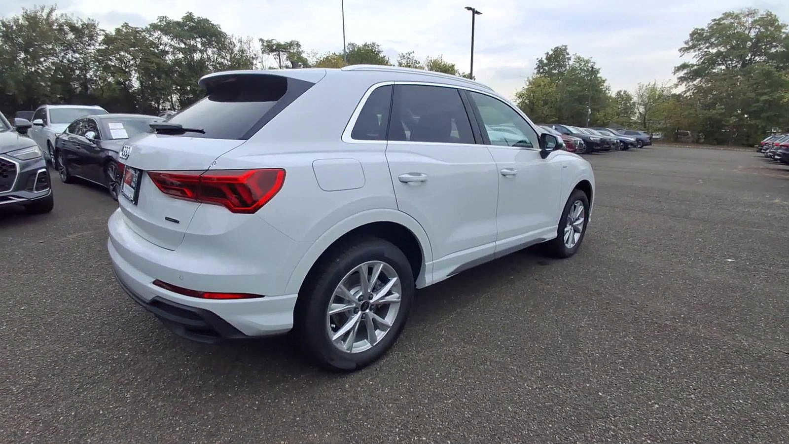 New 2025 Audi Q3 2.0T Premium image 8