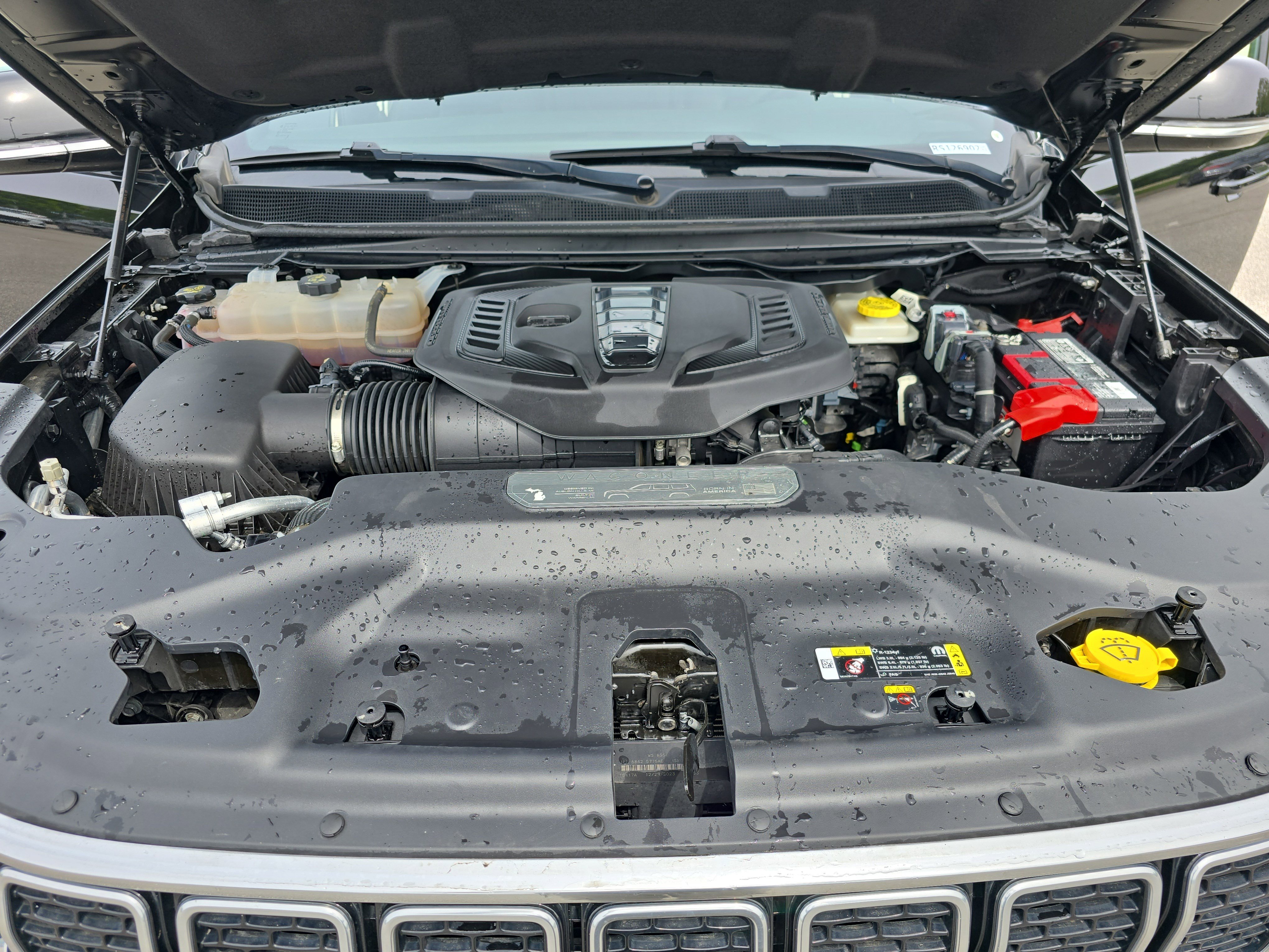Used 2024 Jeep Wagoneer L Series II image 29