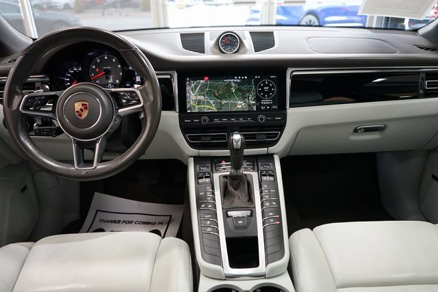 Used 2020 Porsche Macan S image 46