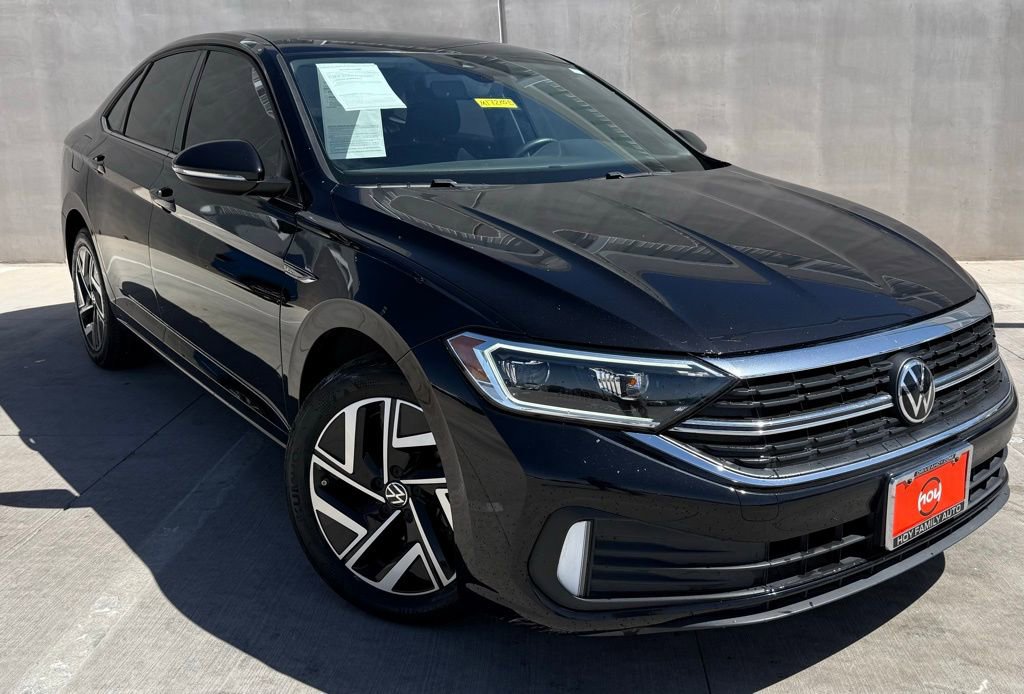 Used 2024 Volkswagen Jetta SEL FWD image 1