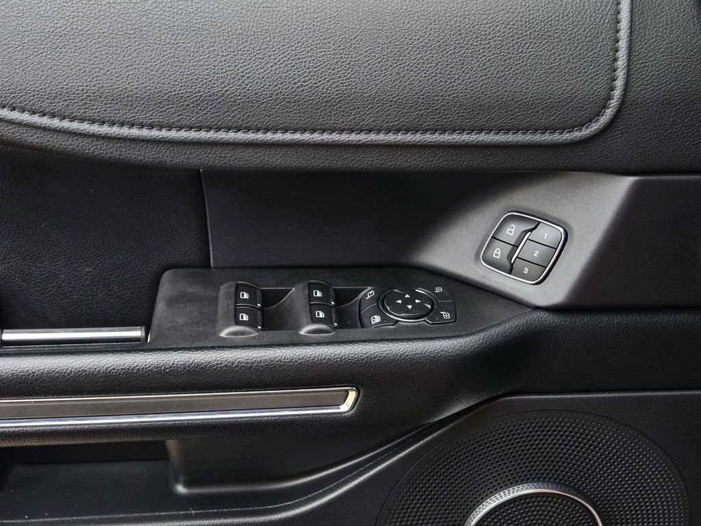 Used 2021 Ford Expedition Max XLT image 18