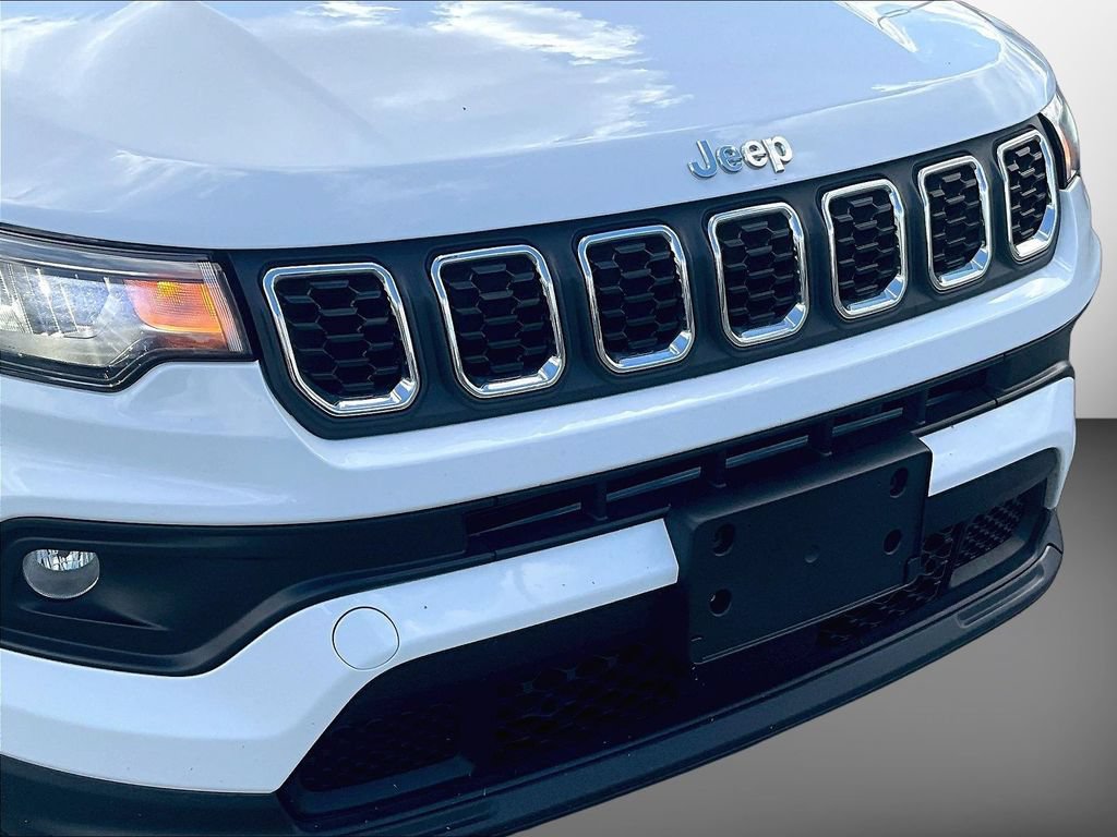 Used 2024 Jeep Compass Latitude AWD/4WD image 28