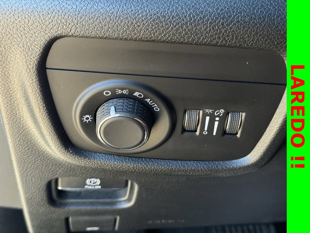 Used 2023 Jeep Grand Cherokee L Laredo image 23