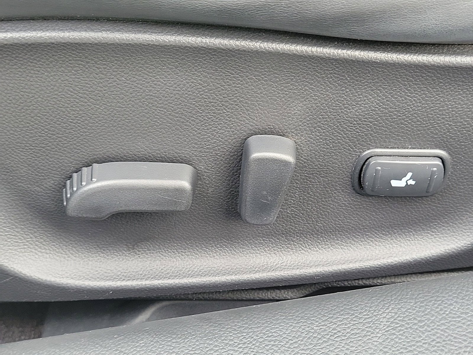 Used 2014 INFINITI Q60 Journey w/ Premium Package image 14