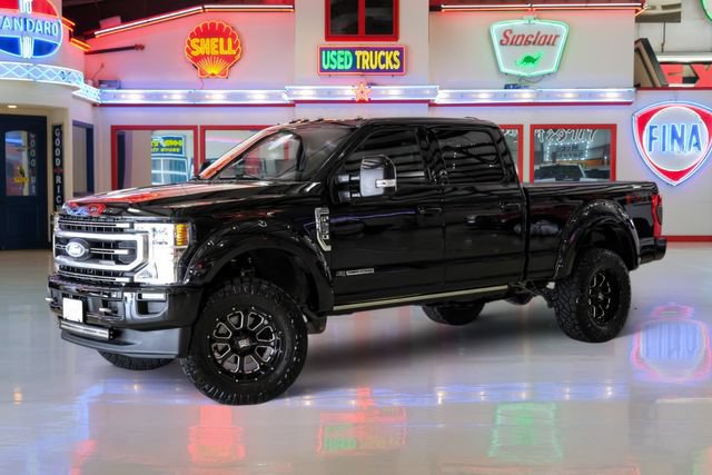 Used 2020 Ford F250 Platinum w/ FX4 Off-Road Package AWD/4WD image 2