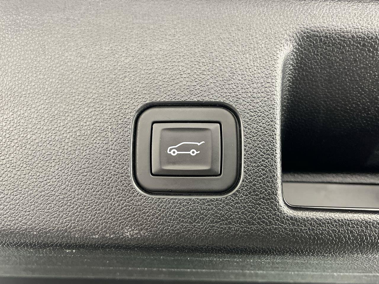 Certified 2024 Chevrolet Equinox EV LT AWD/4WD image 5