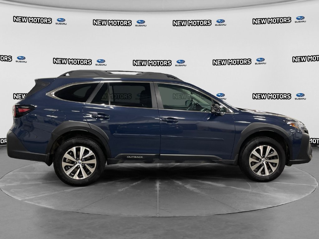 Used 2025 Subaru Outback Premium AWD/4WD image 6