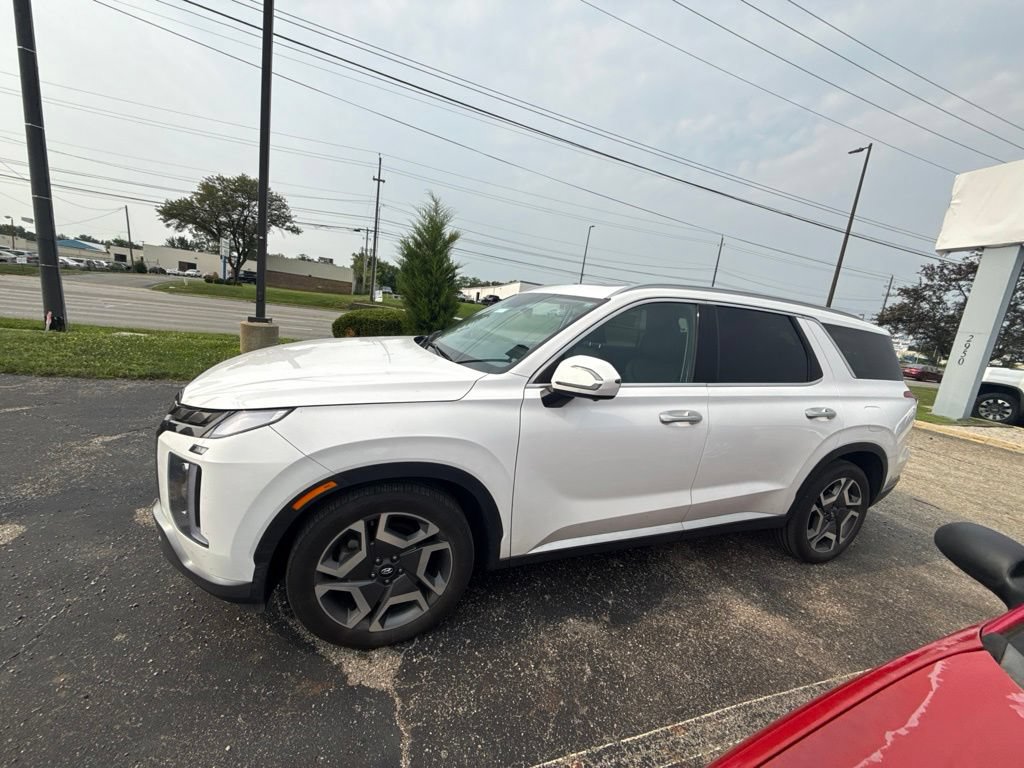 Used 2024 Hyundai Palisade SEL w/ Premium Package AWD/4WD image 2