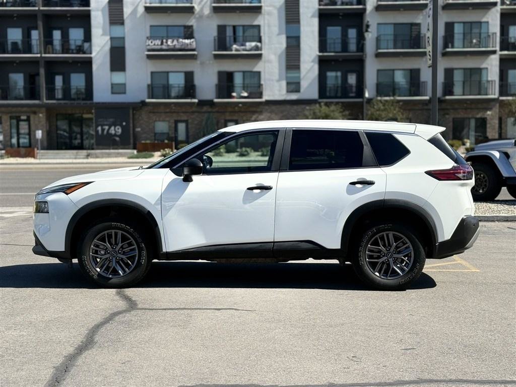Used 2023 Nissan Rogue S AWD/4WD image 4