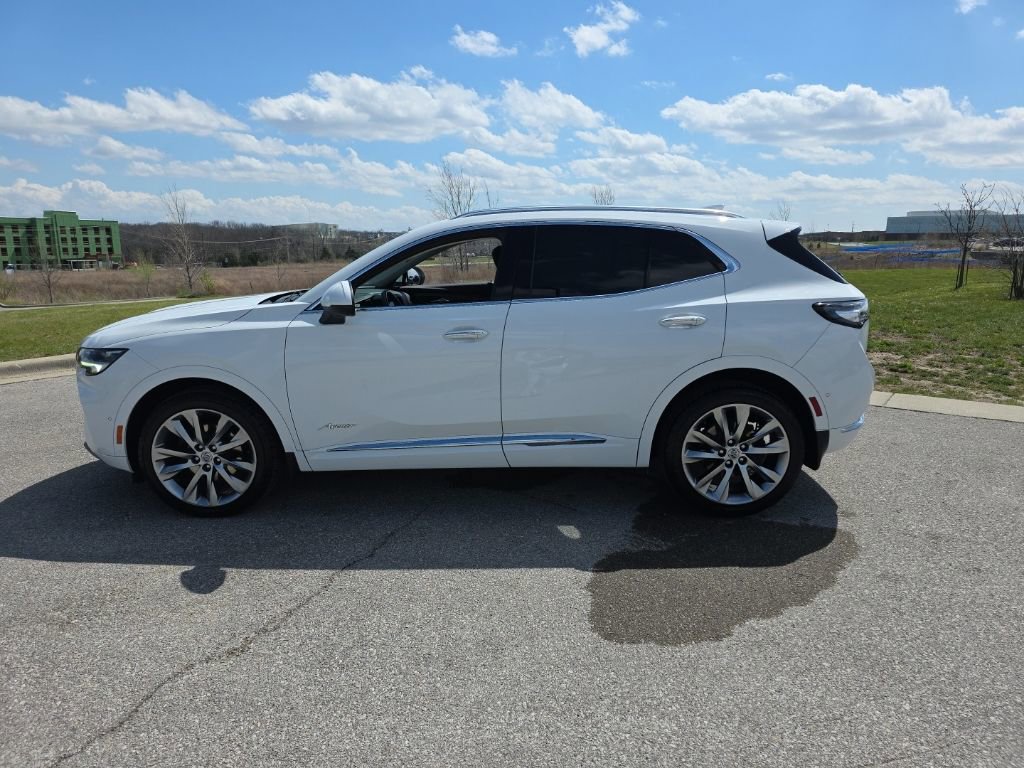 Used 2022 Buick Envision Avenir w/ Technology Package II image 8