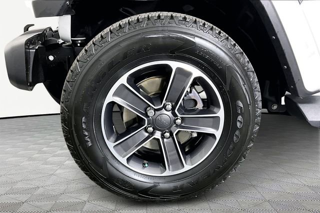 Used 2023 Jeep Wrangler Sahara image 32