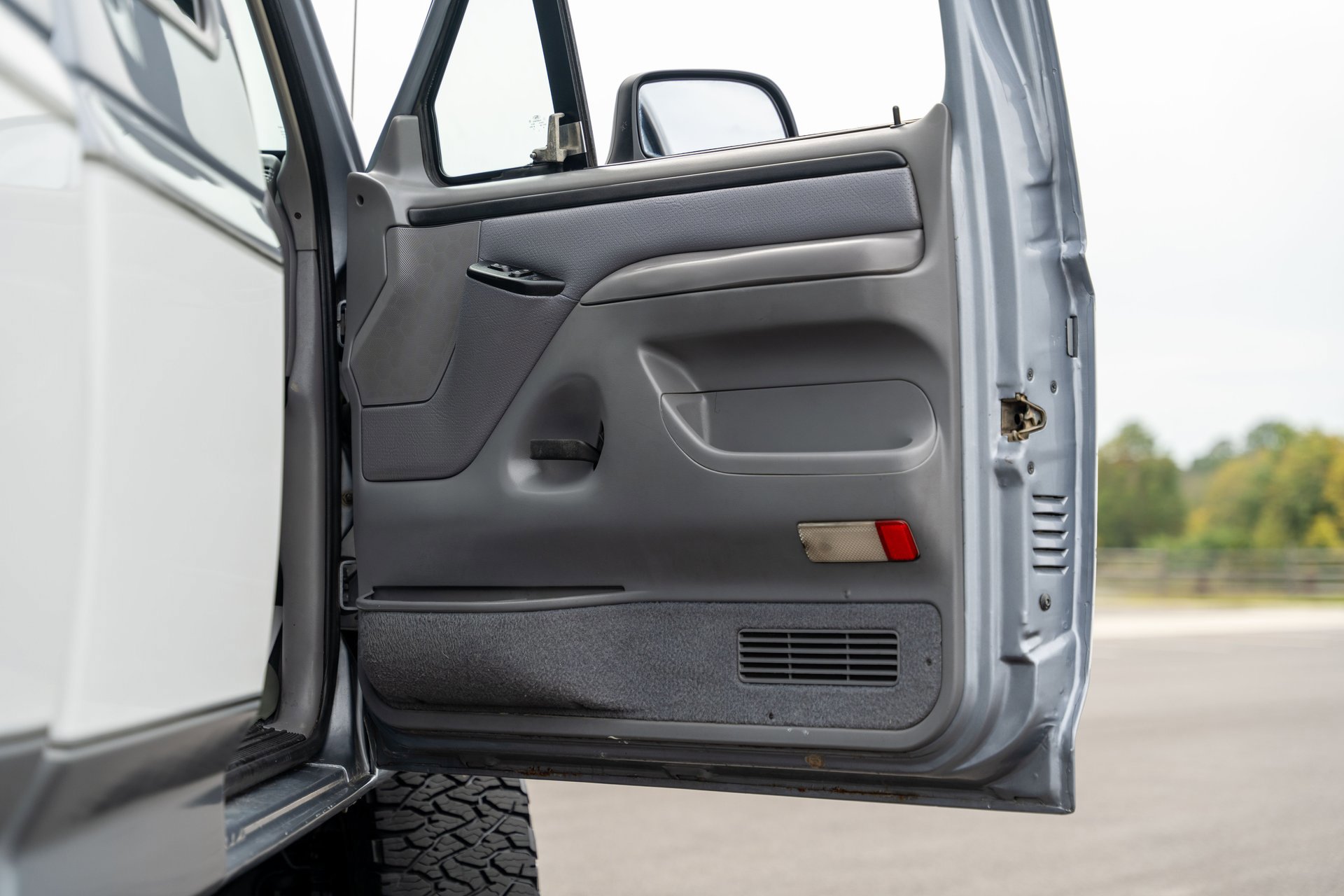 Used 1997 Ford F250 XLT image 7