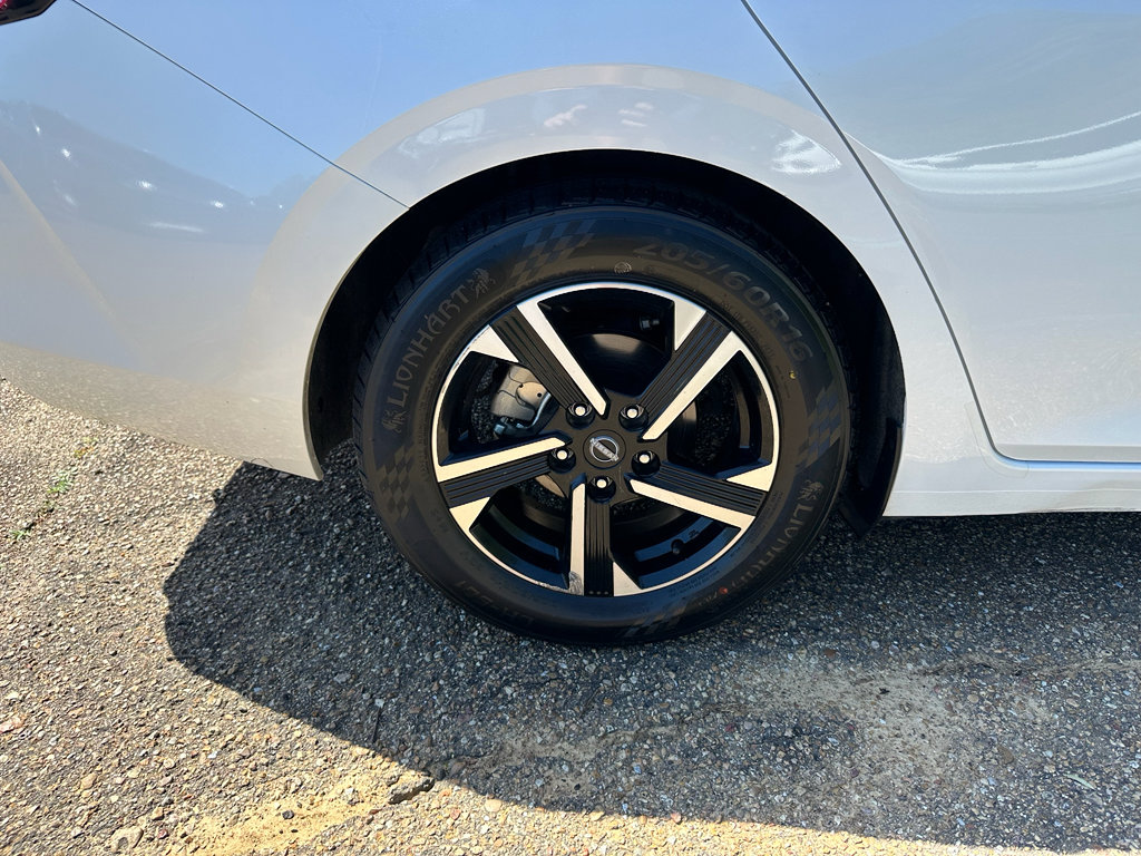 Used 2024 Nissan Sentra SV FWD image 5