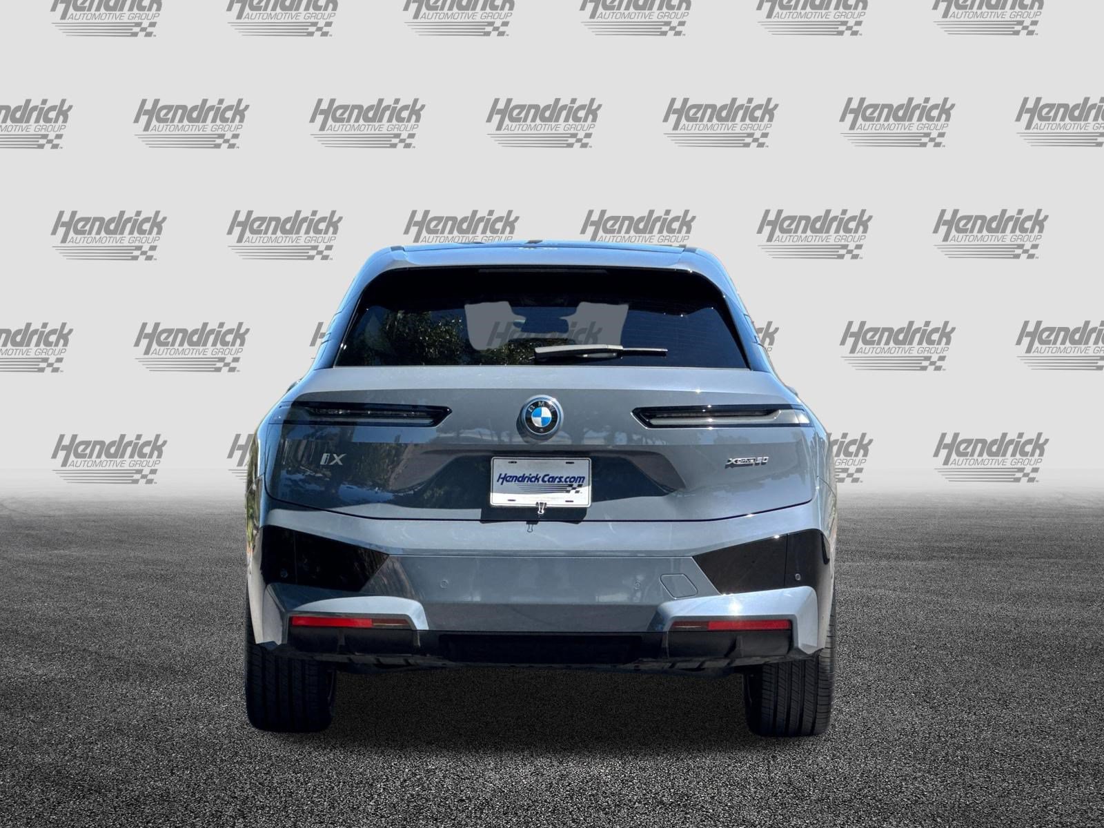 Used 2024 BMW iX xDrive50 w/ Sport Package AWD/4WD image 6