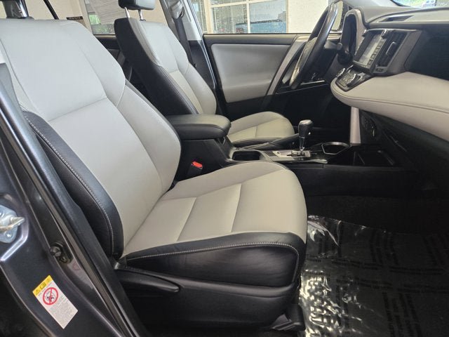 Used 2016 Toyota RAV4 Limited AWD/4WD image 4