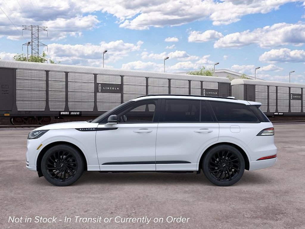New 2026 Lincoln Aviator Reserve w/ Luxury Package AWD/4WD image 3