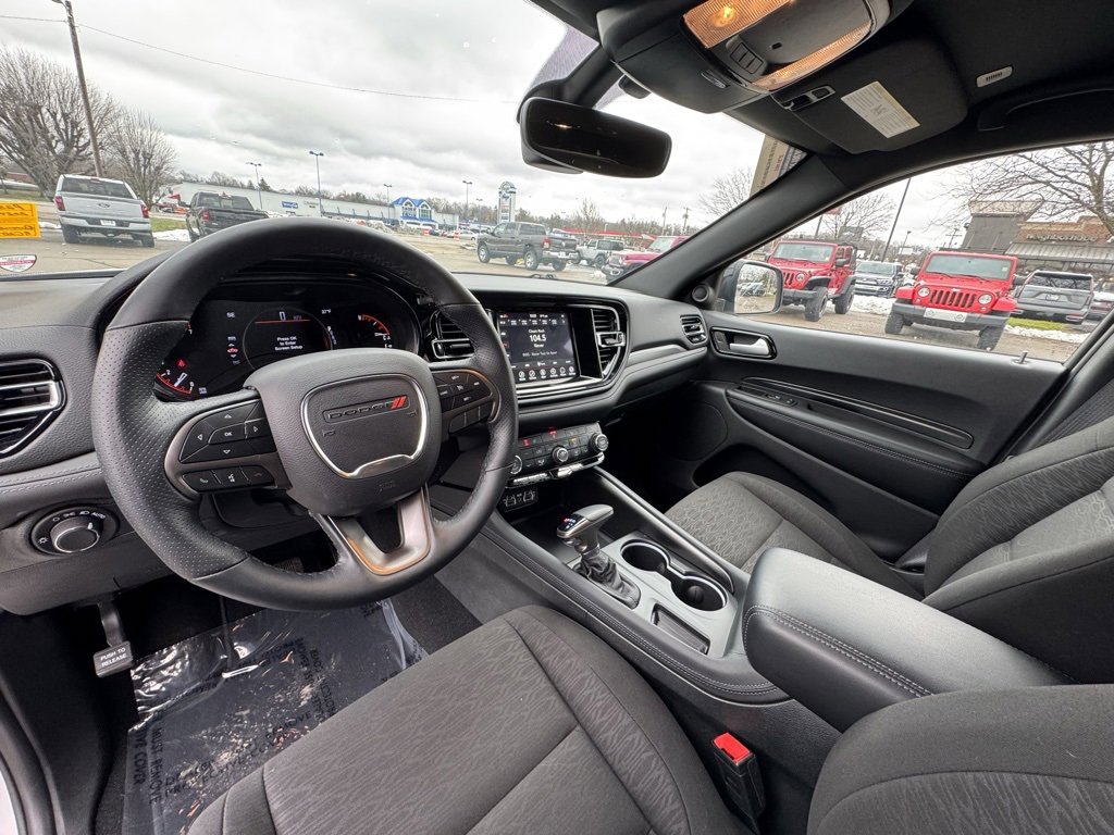 Used 2024 Dodge Durango SXT w/ 3rd Row Seating Group image 19
