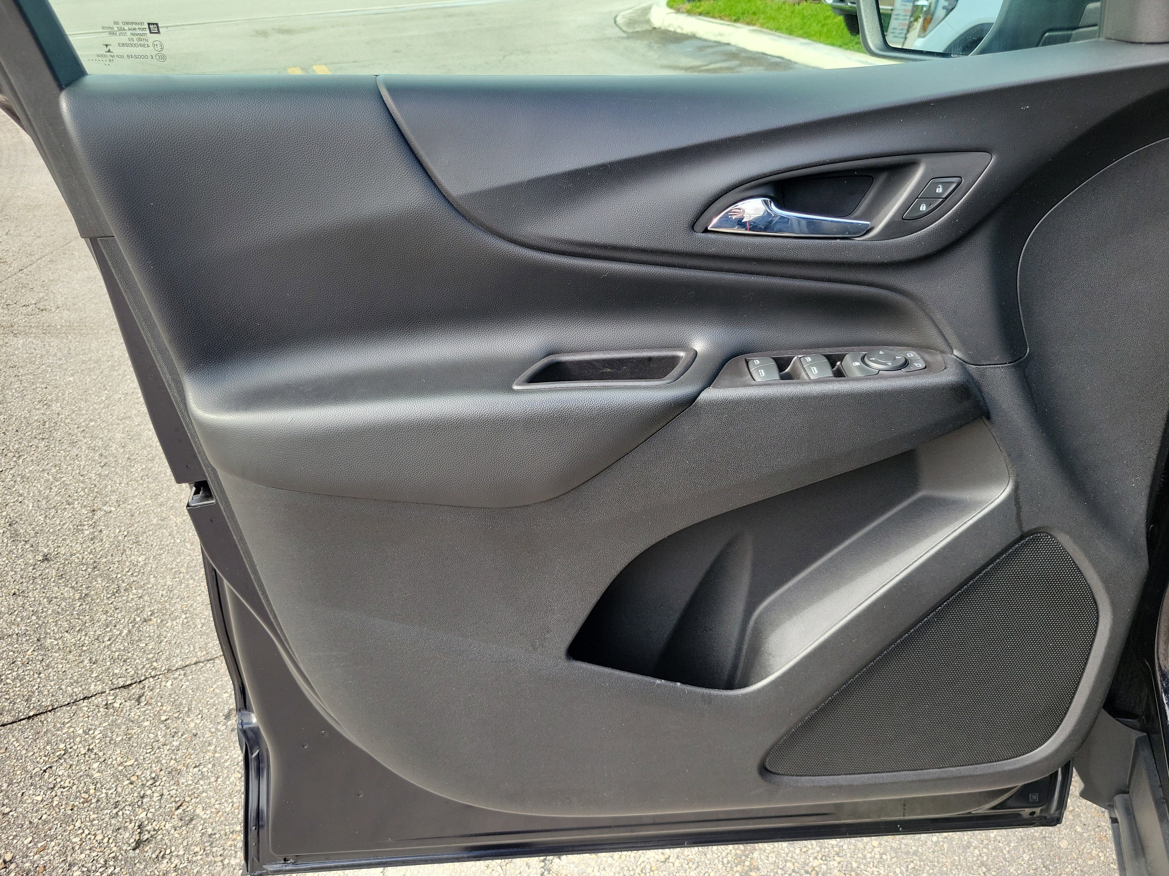 Used 2020 Chevrolet Equinox LT image 23