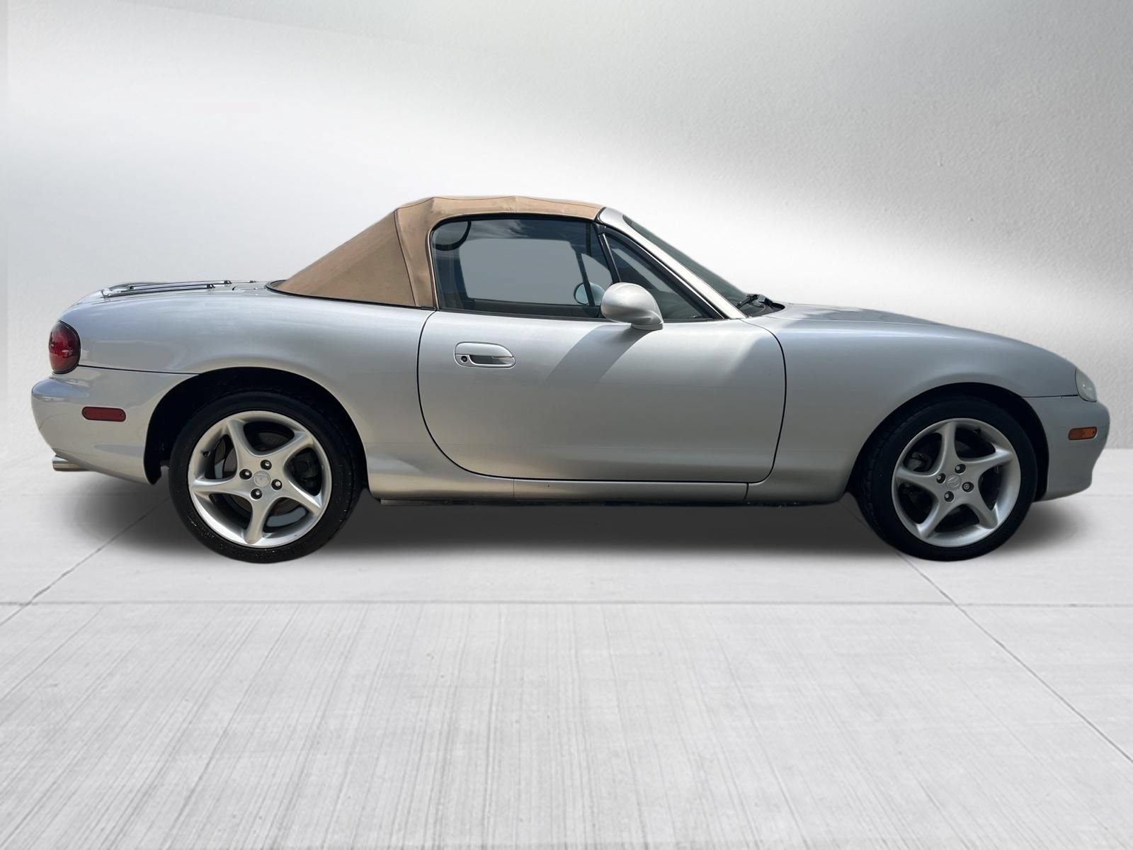 Used 2001 MAZDA MX-5 Miata RWD image 5
