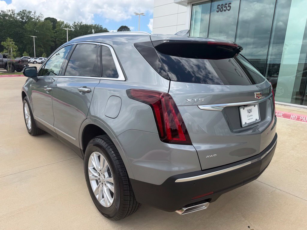 New 2026 Cadillac XT5 Luxury w/ LPO, Floor Liner Package AWD/4WD image 3