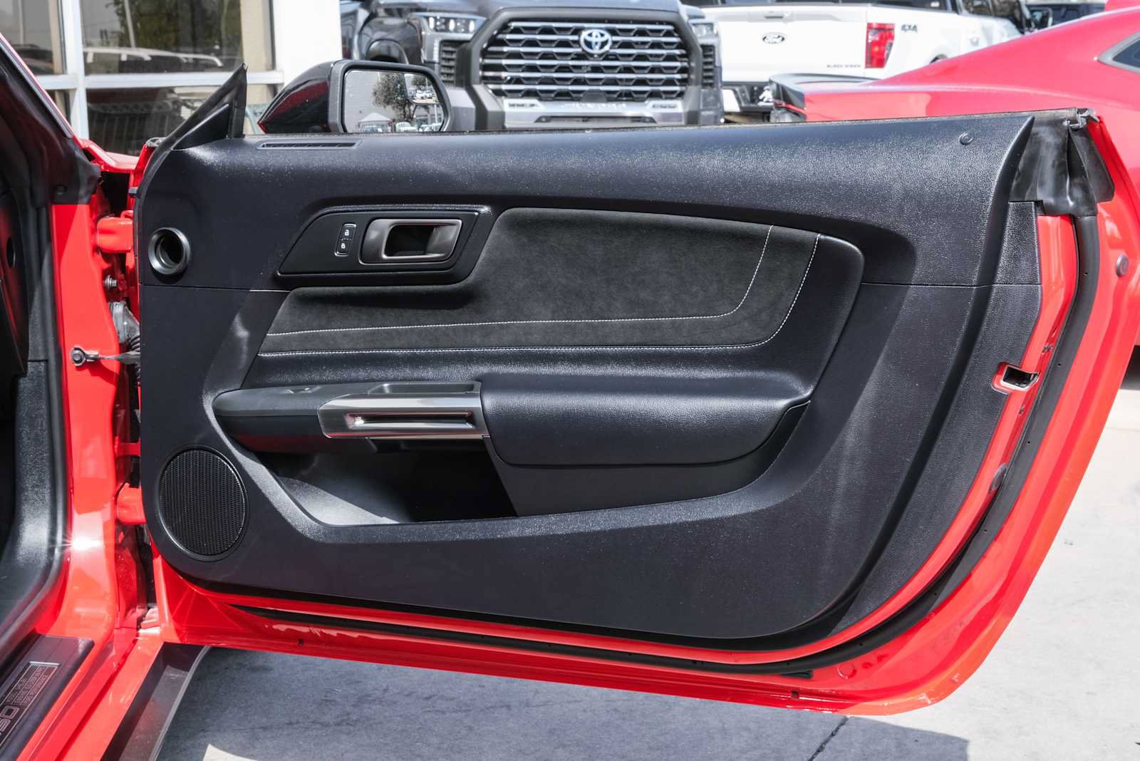 Used 2016 Ford Mustang Shelby GT350 w/ Technology Package RWD image 37