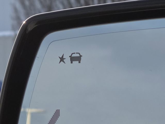 Used 2017 GMC Yukon XL Denali w/ Open Road Package image 13