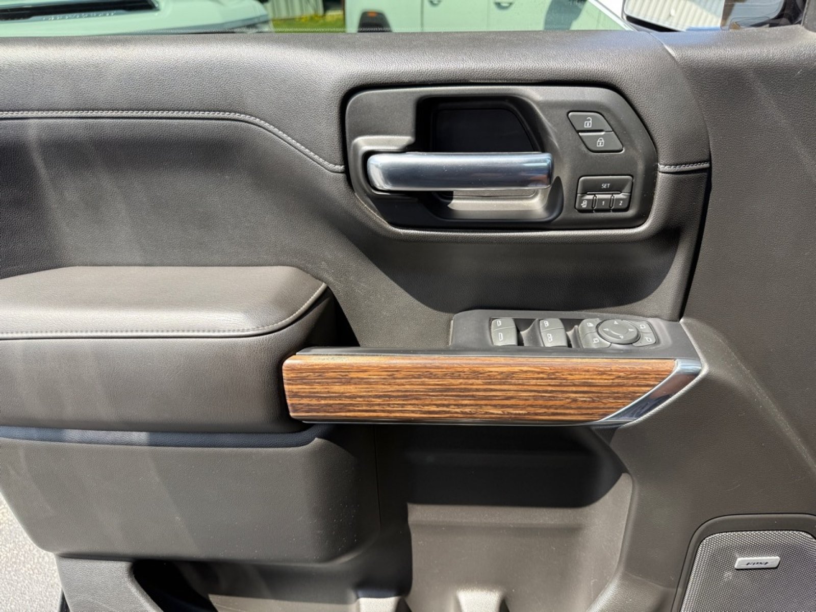 Used 2019 Chevrolet Silverado 1500 High Country w/ Technology Package AWD/4WD image 37