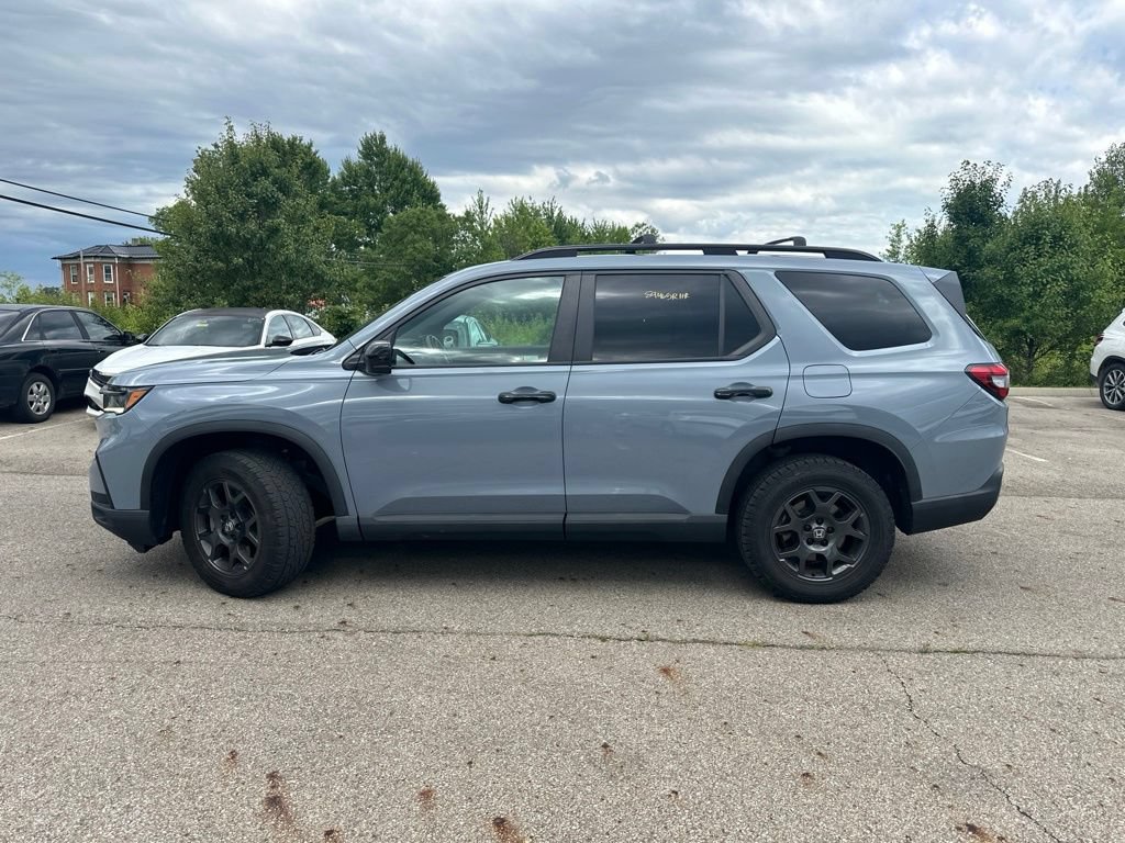Used 2023 Honda Pilot TrailSport image 10