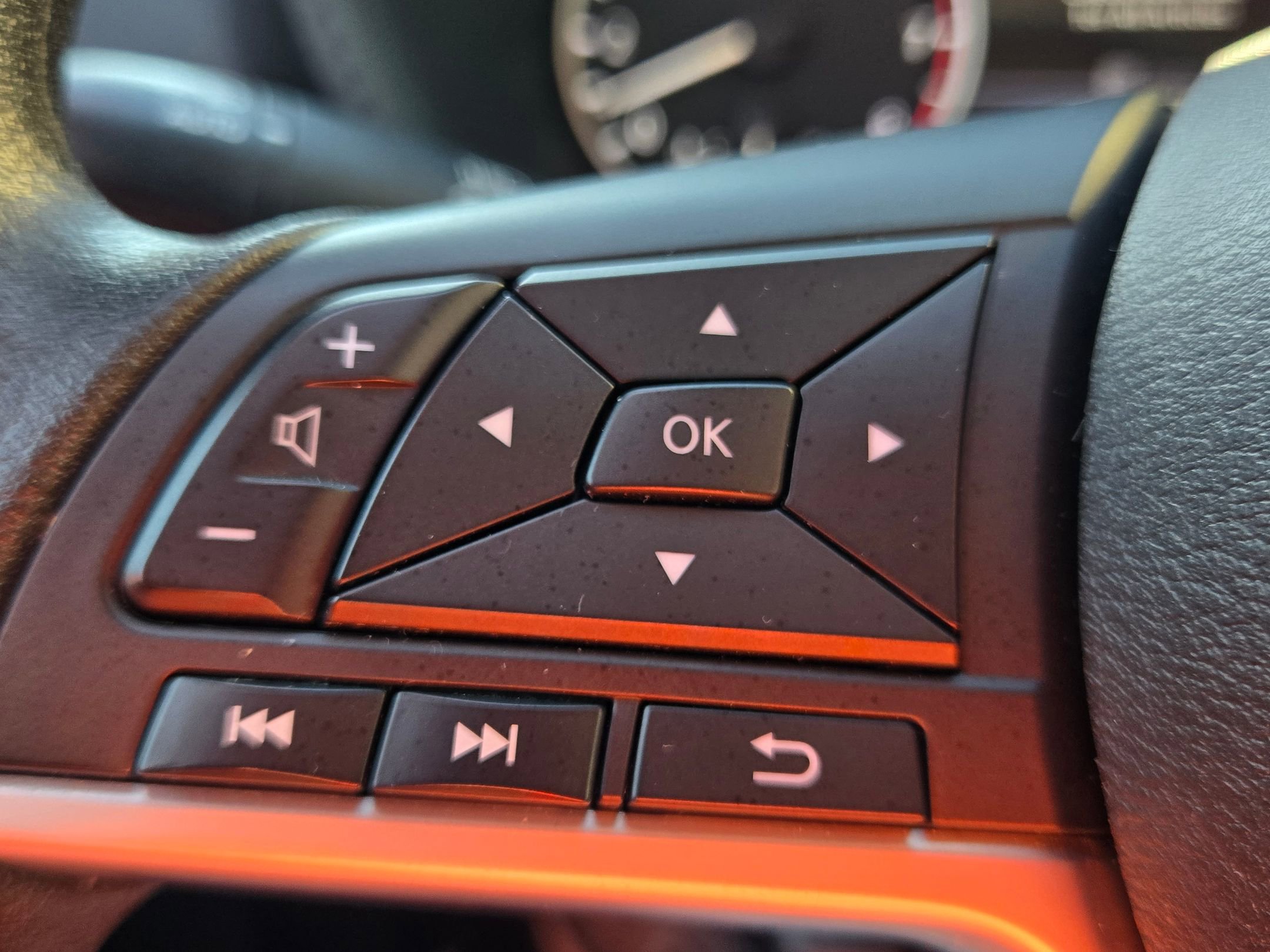 Used 2024 Nissan Sentra SV image 24