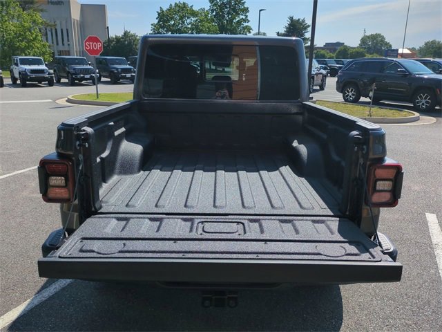 New 2025 Jeep Gladiator Sport w/ Premium Package image 13