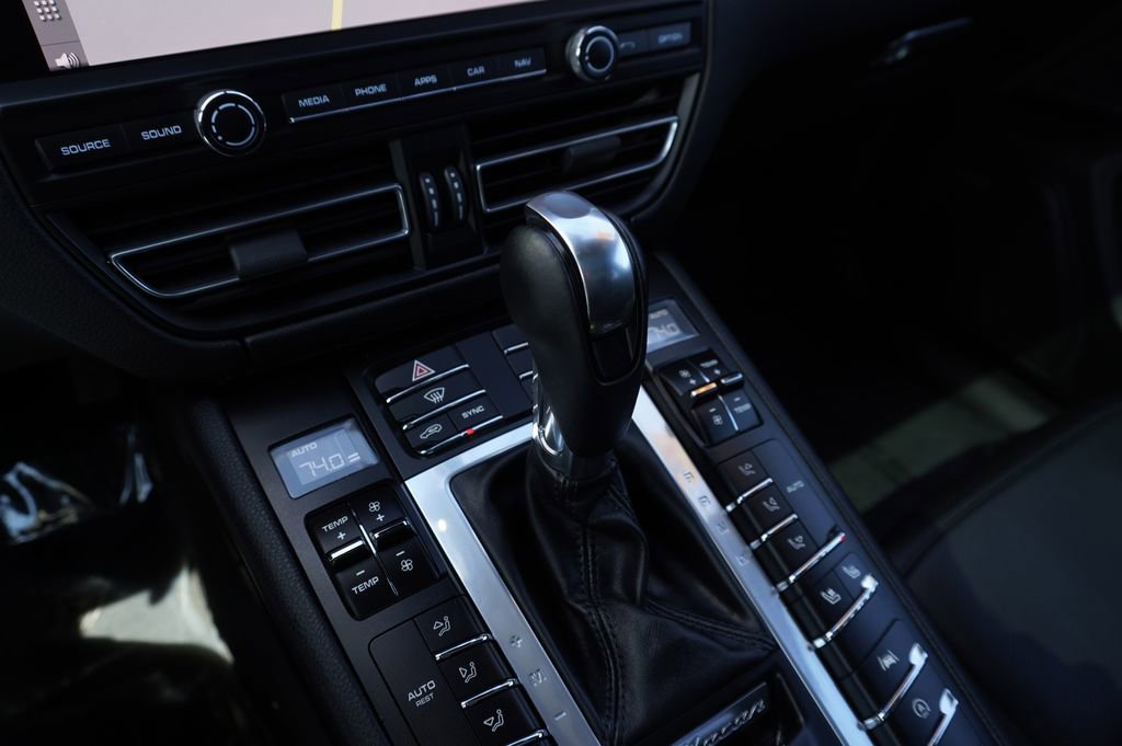 Used 2021 Porsche Macan image 19
