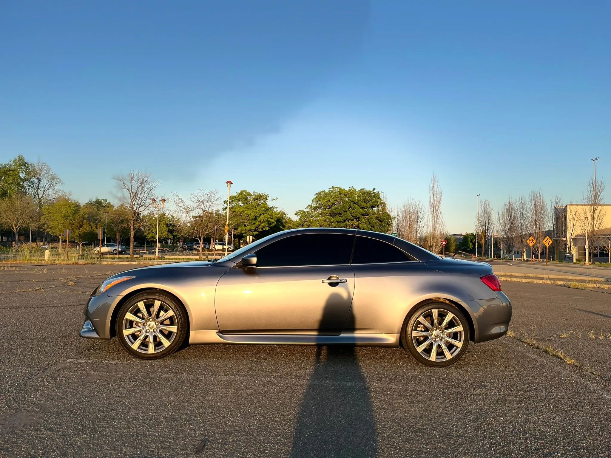 Used 2010 INFINITI G37 Anniversary Edition RWD image 16