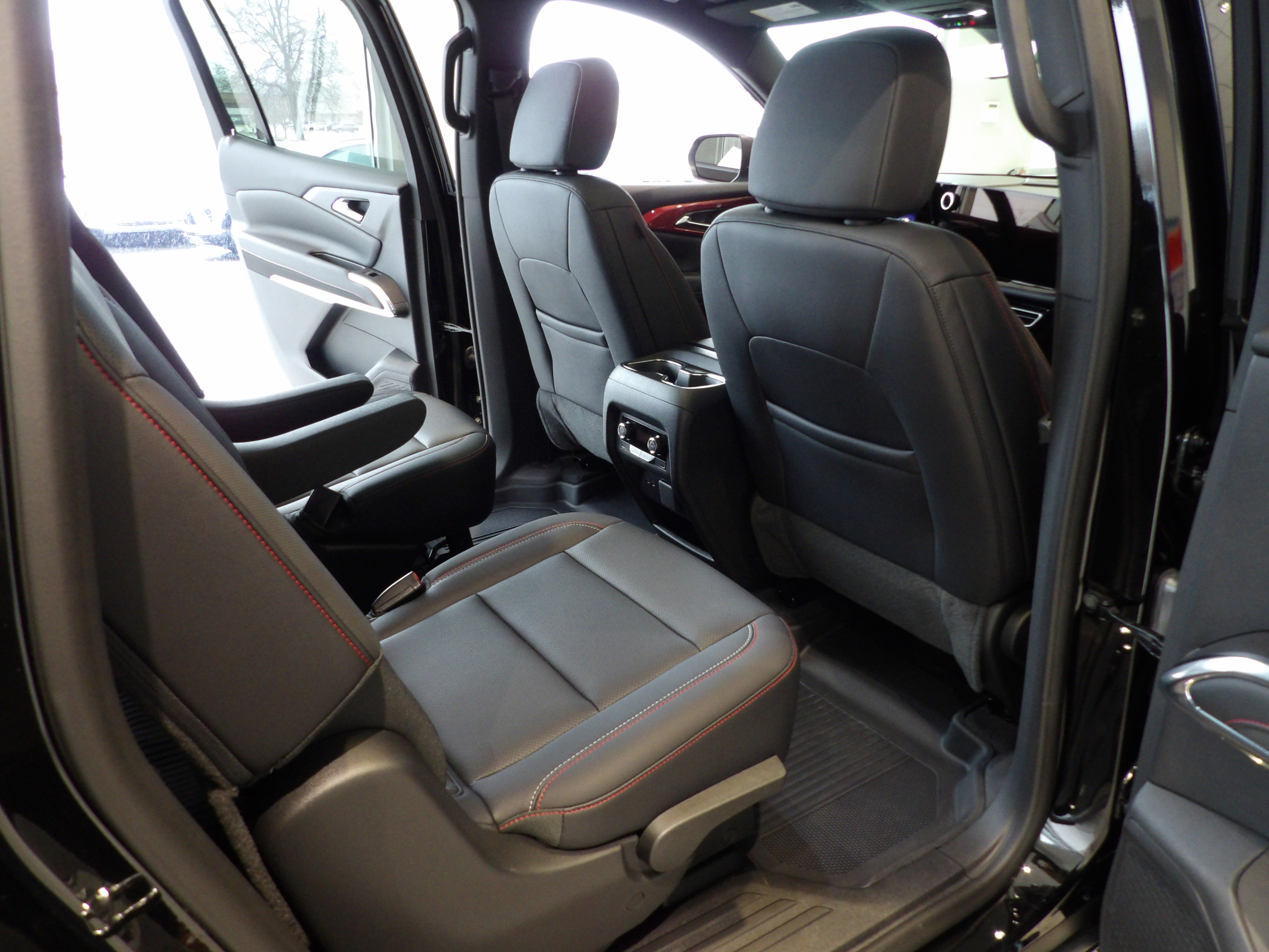Used 2024 Chevrolet Traverse Z71 w/ LPO, Floor Liner Package image 22